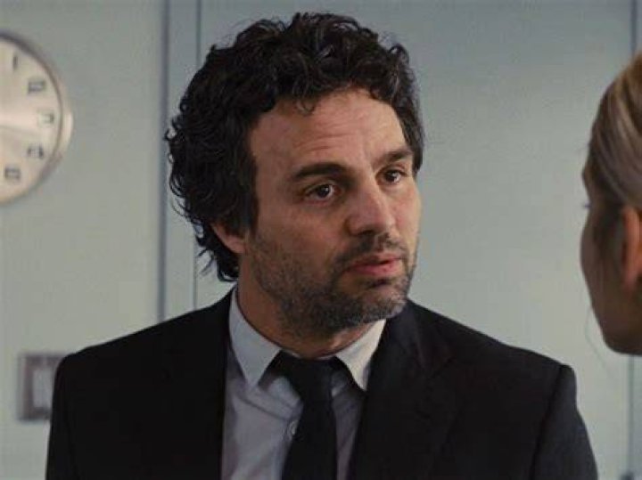 2013 heist film in which Mark Ruffalo plays FBI agent Dylan Rhodes: 4 wds.
