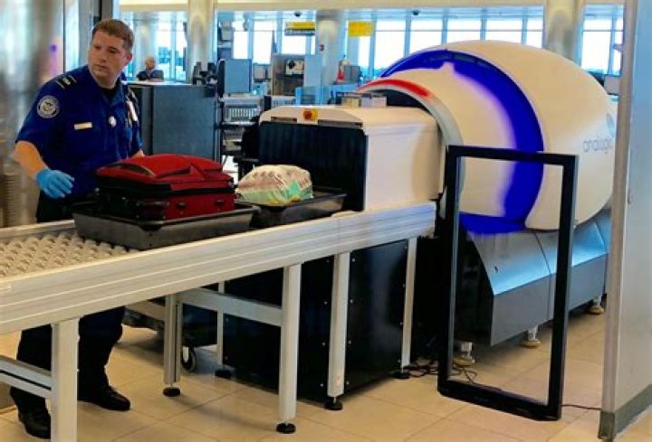 Airport organization that checks bags and cases: Abbr.