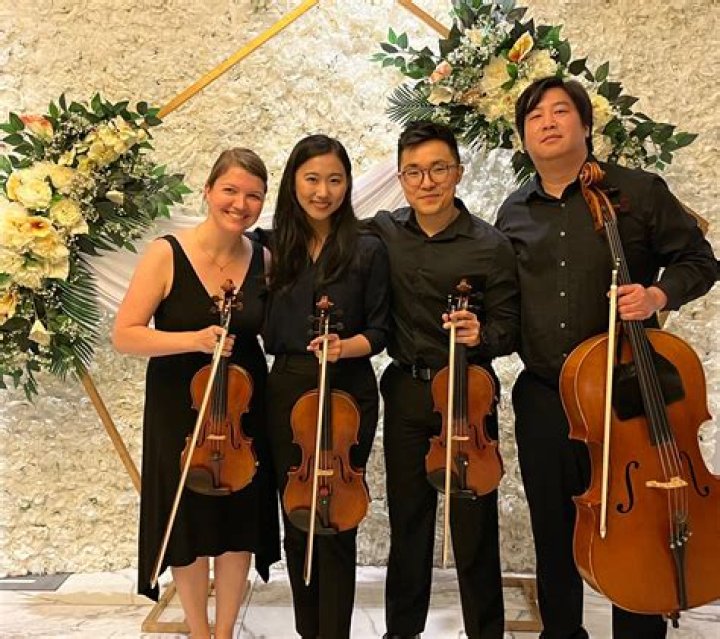 Group size between duo and quartet
