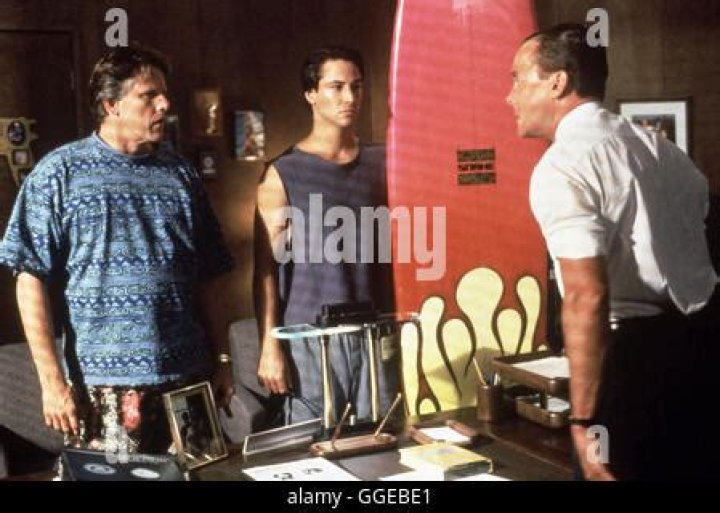 The Buddy Holly Story actor who played FBI agent Angelo Pappas in 1991's Point Break: 2 wds.